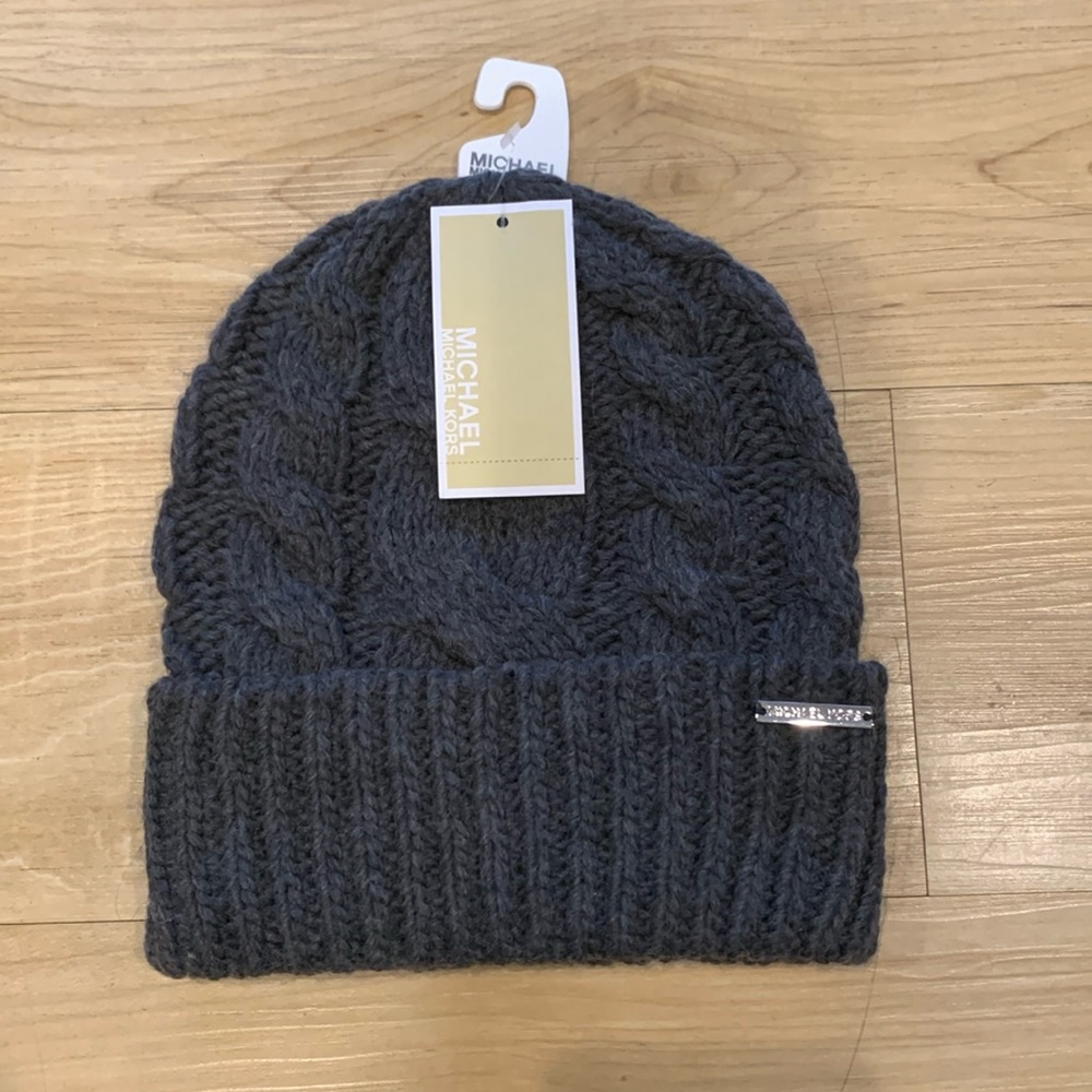 Michael Kors Womans Cable Knit Grey Winter Beanie Hat
